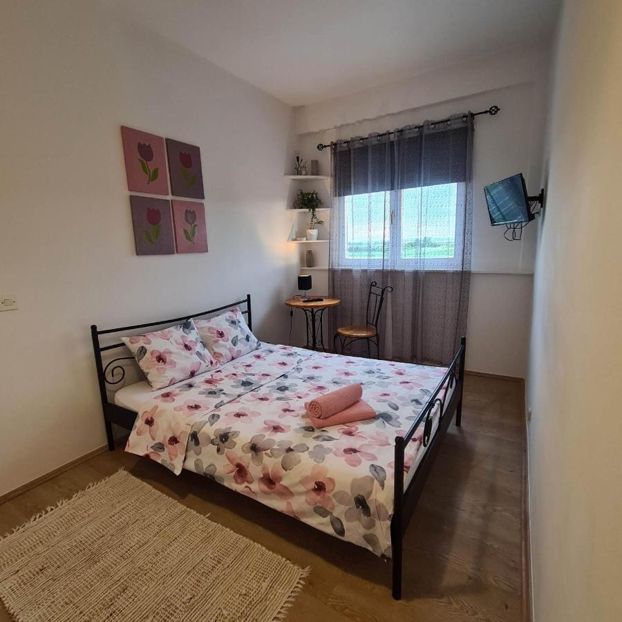 Sobe Divna Hotel Velika Mlaka Eksteriør billede